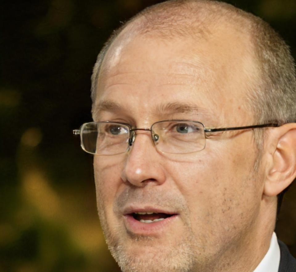 Dr. Michael Weber, Internationaler Finanzberater